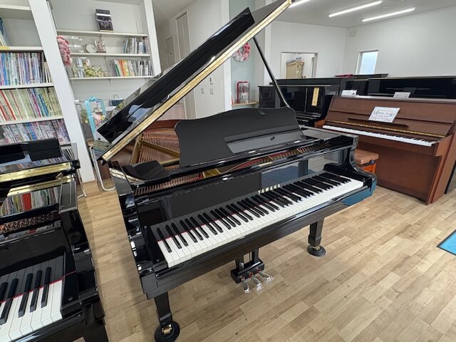 ヤマハ　中古ピアノ　C3A