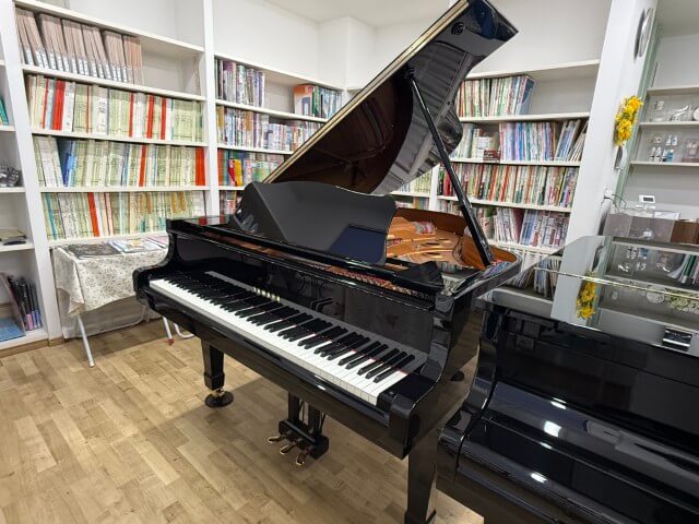 ヤマハ　中古ピアノ　C3LA