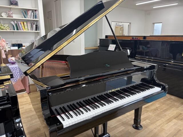 ヤマハ　中古ピアノ　G3E(完全オーバーホール済)
