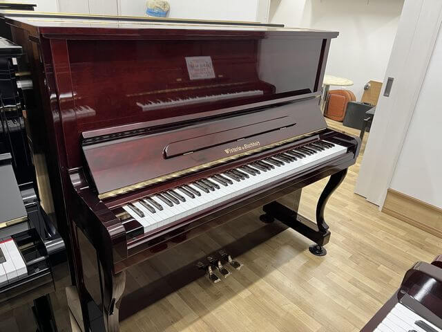 ウイスタリア　中古ピアノ　K110