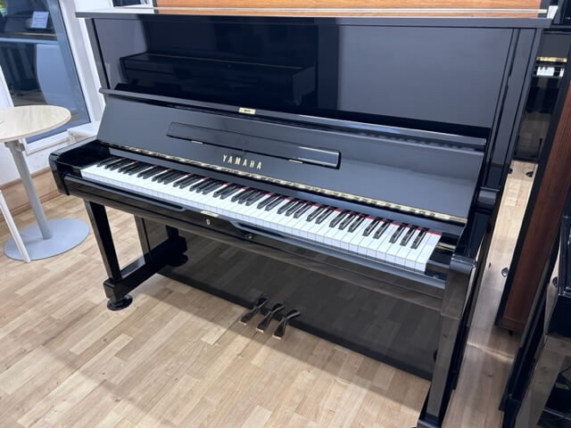 ヤマハ　中古ピアノ　U1A