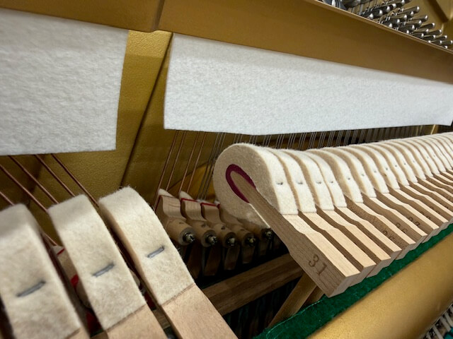 ヤマハ　中古ピアノ　UX-1