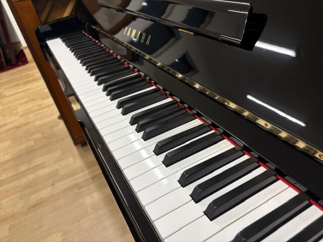 ヤマハ　中古ピアノ　UX-3