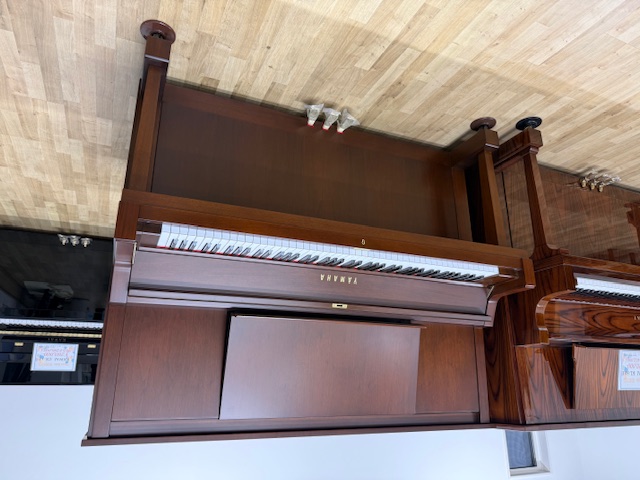 ヤマハ　中古ピアノ　W102BW