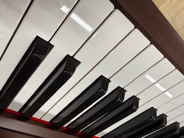 ヤマハ 中古ピアノ W102BW