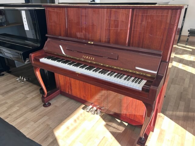 ヤマハ　中古ピアノ　W106B