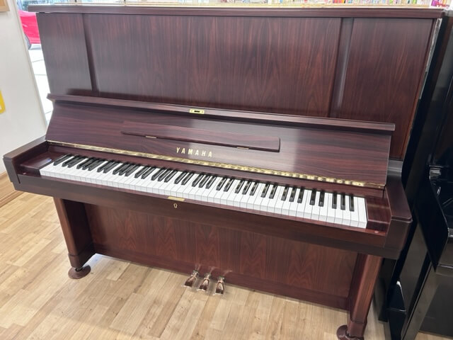 ヤマハ　中古ピアノ　W107B
