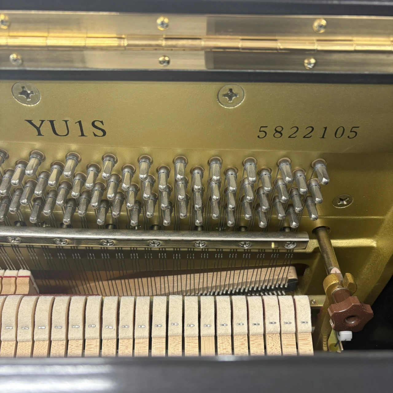 ヤマハ　中古ピアノ　YU1S(純正サイレント付)